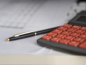 Noi explicatii din partea autoritatilor fiscale privind normele impozitului specific din 2017
