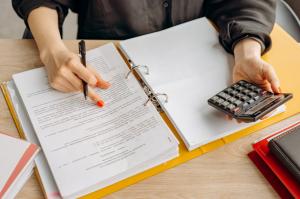 Bonificatia de 3% pentru contribuabilii bun-platnici: Clarificarile oficiale MFP si implicatiile in contabilitate